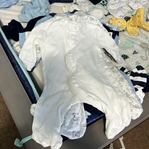 Onesies, hat, mittens, suckes, two pics suite. - Picture 6 of 17